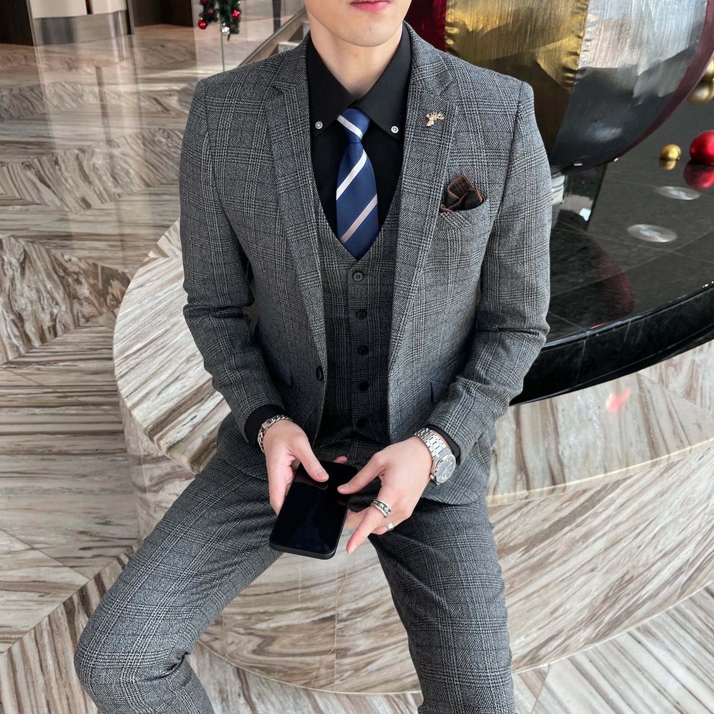 British Plaid Three‑Piece Suit – Slim Fit Edition